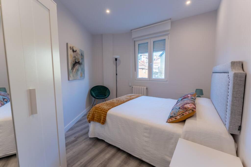 Valdecilla Center Apartment Santander Exterior photo